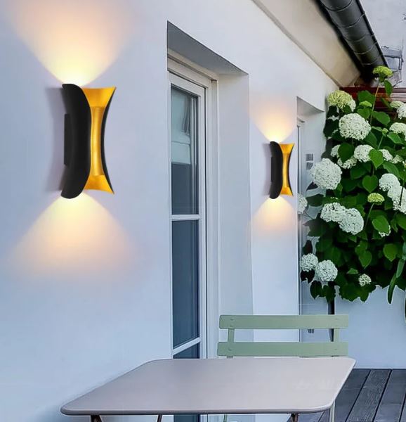 Nordic Waist Shape Wall Light displayed