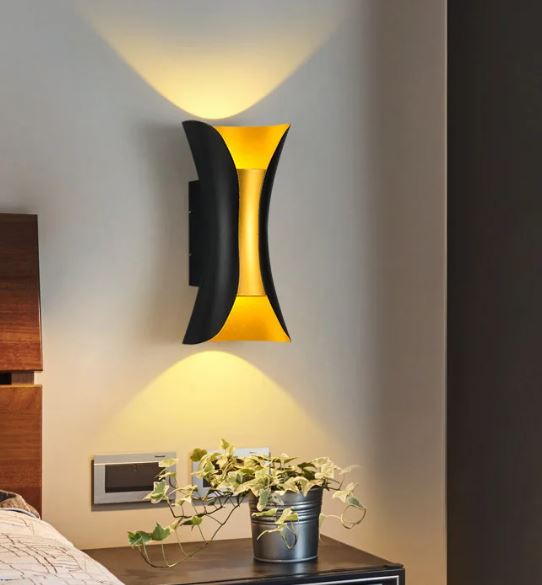 Nordic Waist Shape Wall Light white