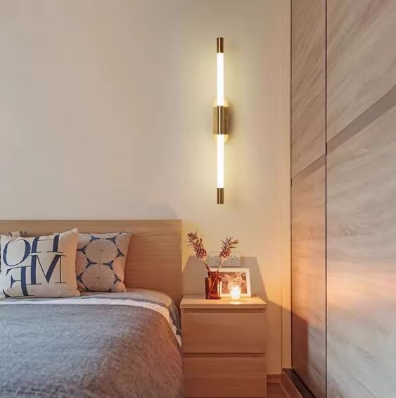 Fluorescent Linear Wall gold