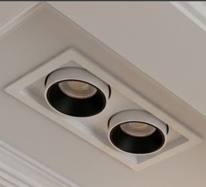 360 Swivel Long-Life Focus Spotlight